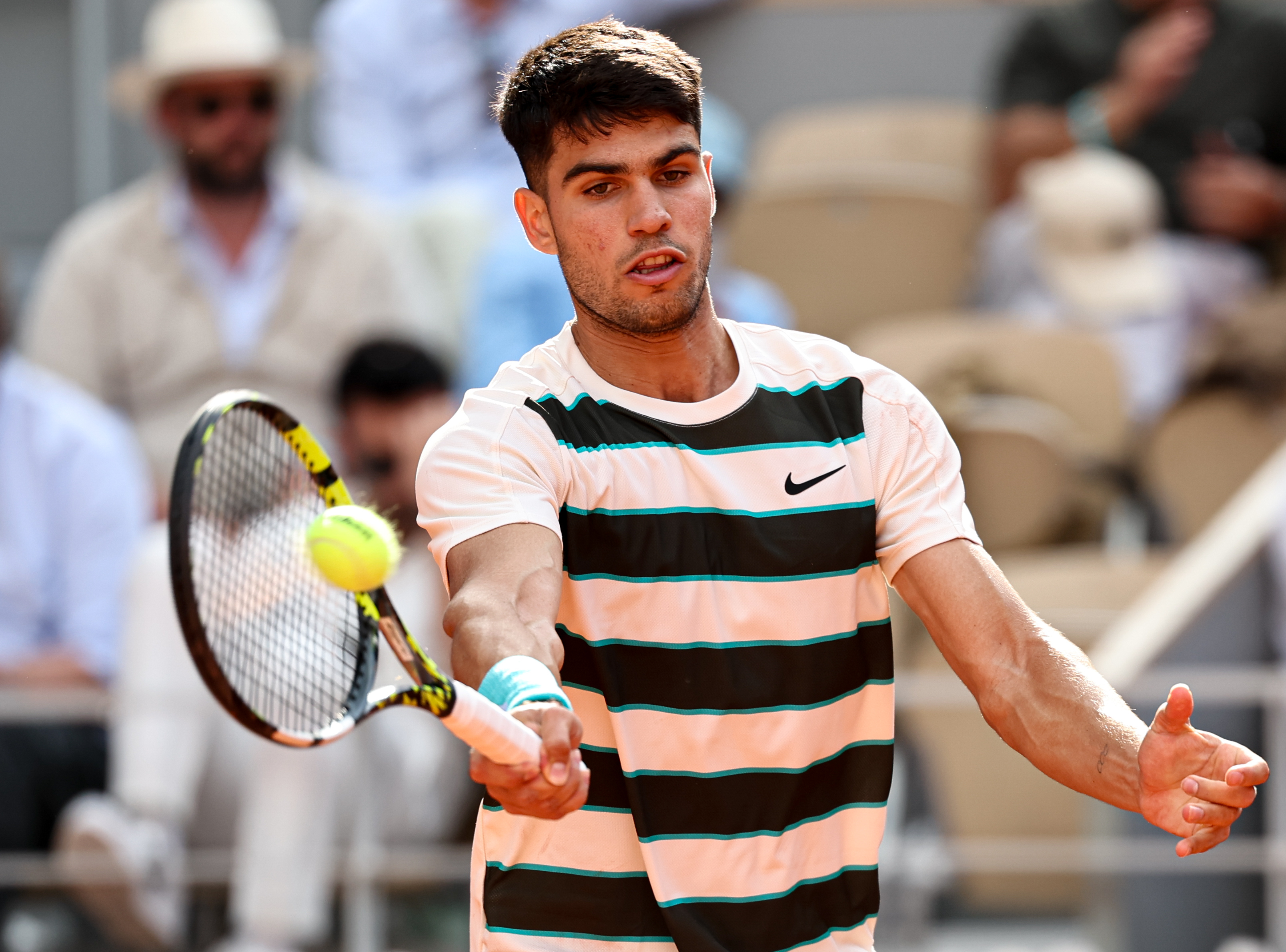 关于澳大利亚网球队翻盘欧洲网球队，阿尔卡拉斯绝境逆转的信息