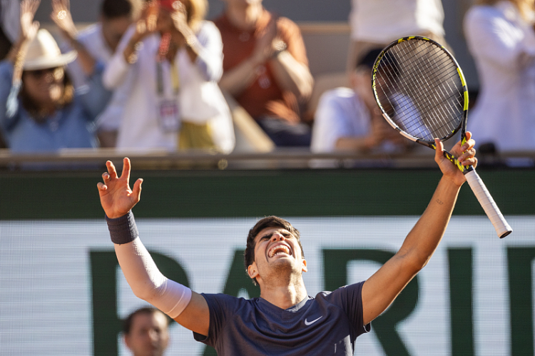 关于法网碾压拉沃尔杯,兹维列夫统治全场的信息 关于法网碾压拉沃尔杯,兹维列夫统治全场的信息