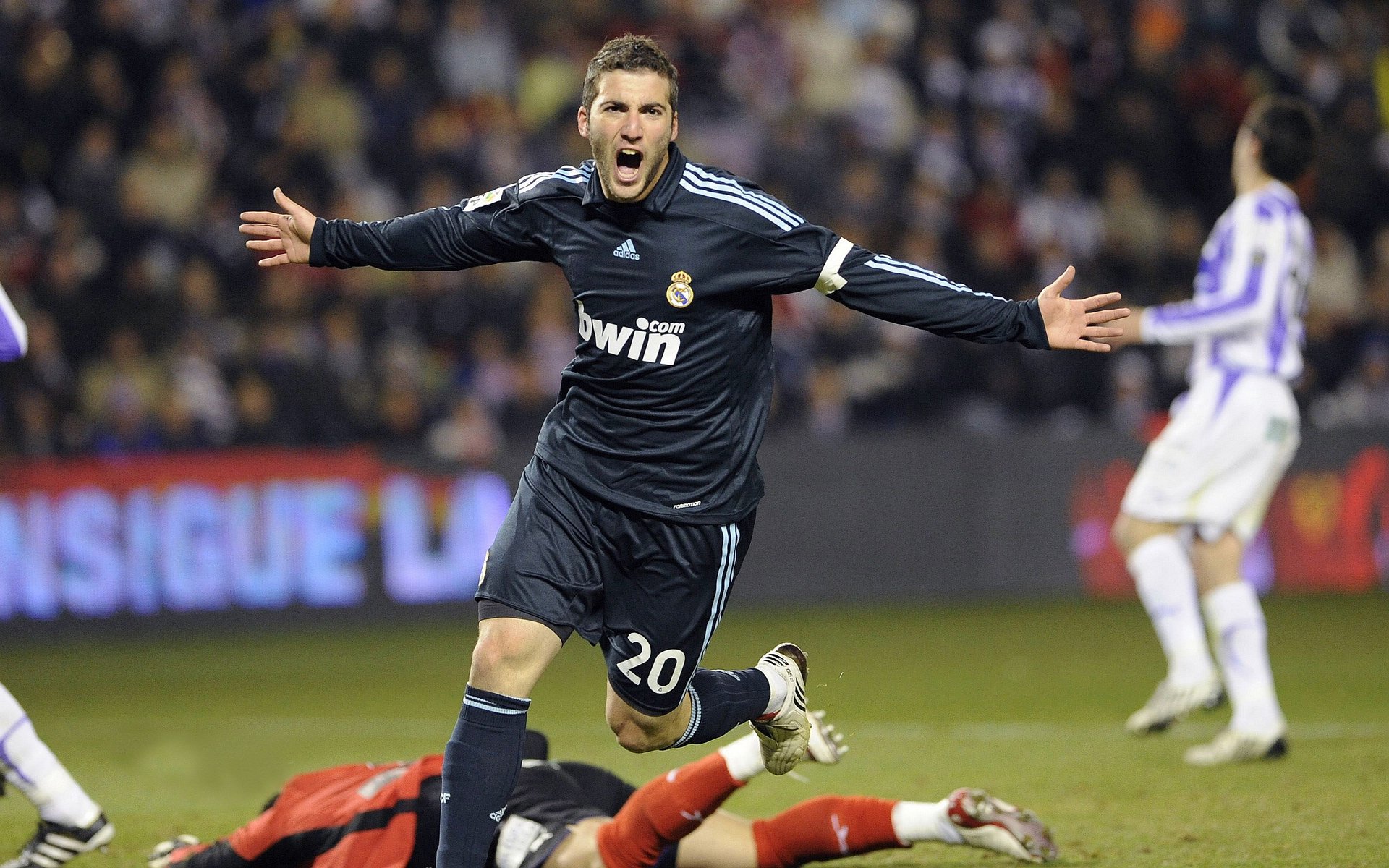 欧冠淘汰赛焦点战,北京队轻取奇才