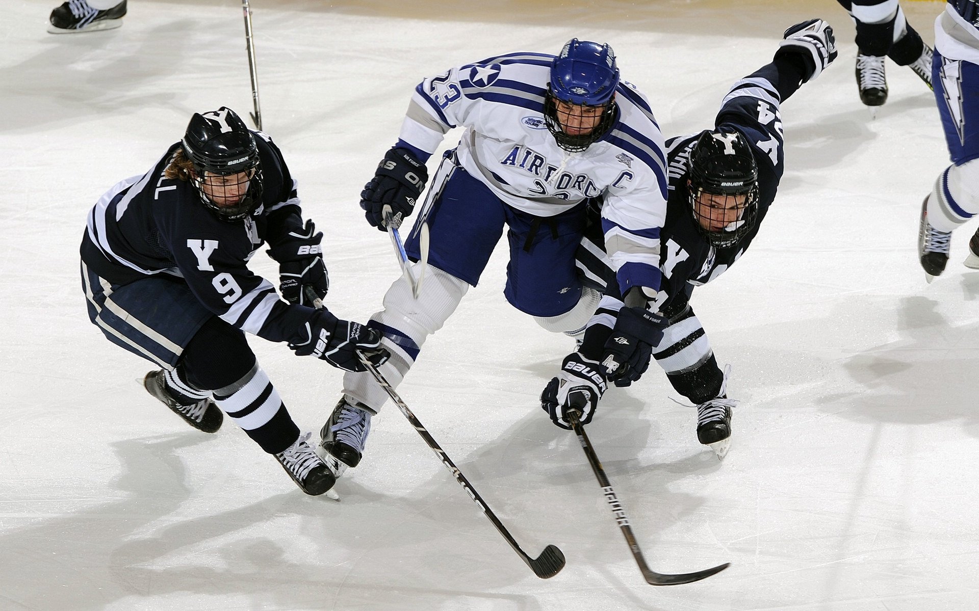 欧冠半决赛之夜,切特连续得分拉开差距,书写传奇篇章