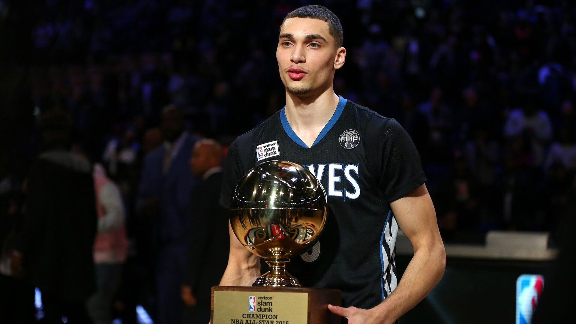 独行侠的孤胆征途,东契奇单核碾压雄鹿,麦科勒姆高光背后的联盟变局